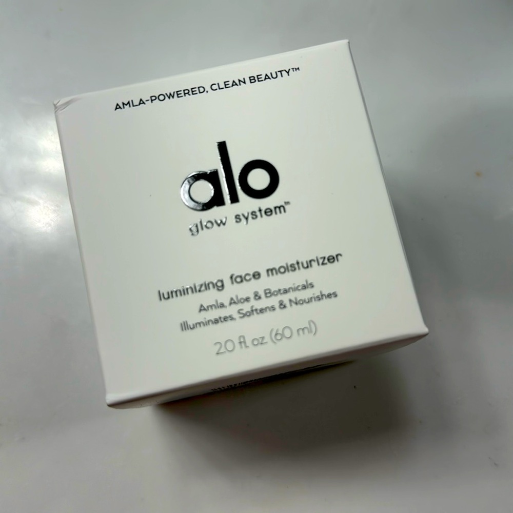 NIB. Sealed. Alo. Glow system. Luminizing face moisturizer. Full size